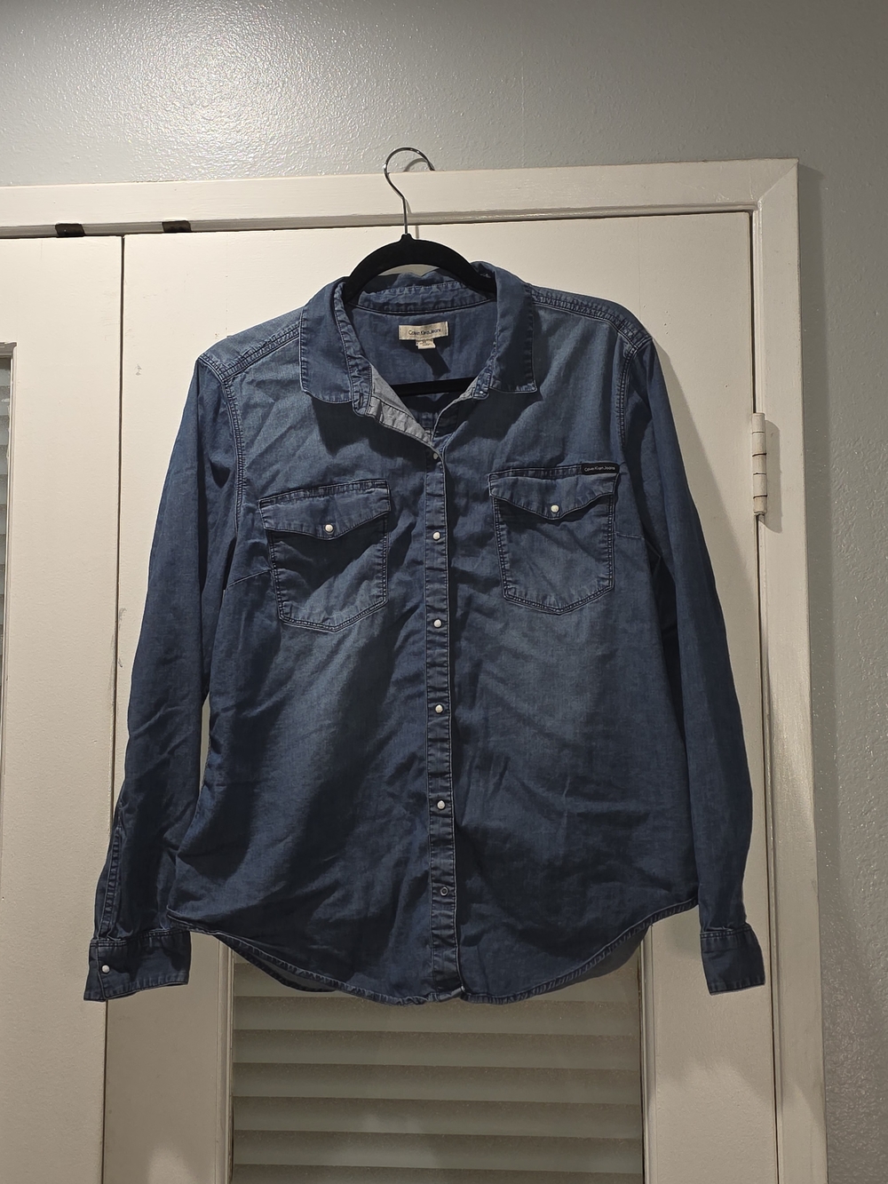 Calvin Klein Jeans Size XL Womens Blue Denim Pearl Snap Pocket Logo